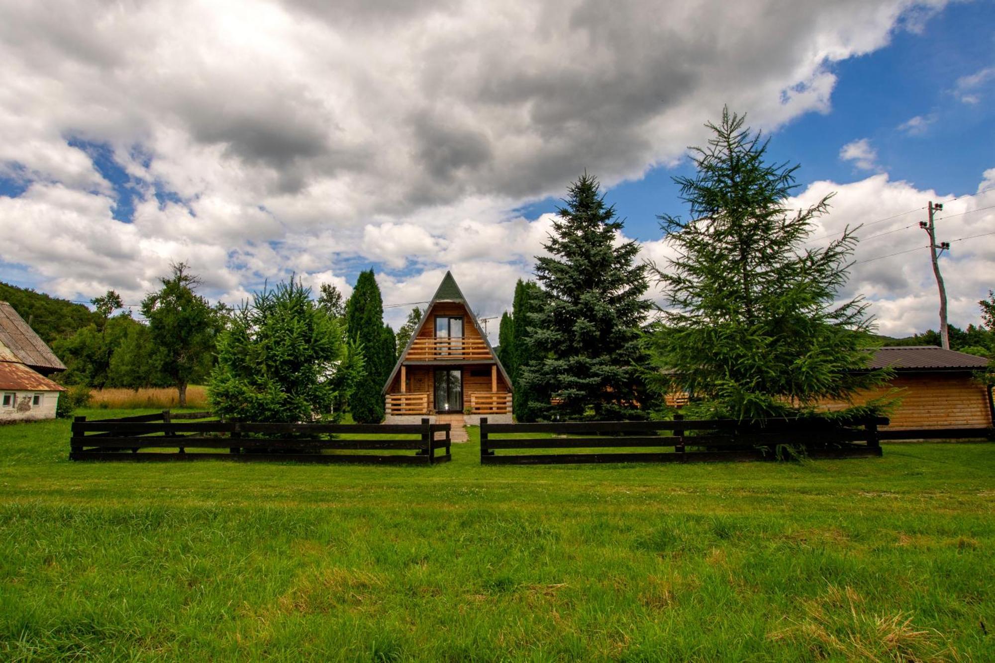 Chalet Velebitska Kuca ヴェリカ・プラナ エクステリア 写真