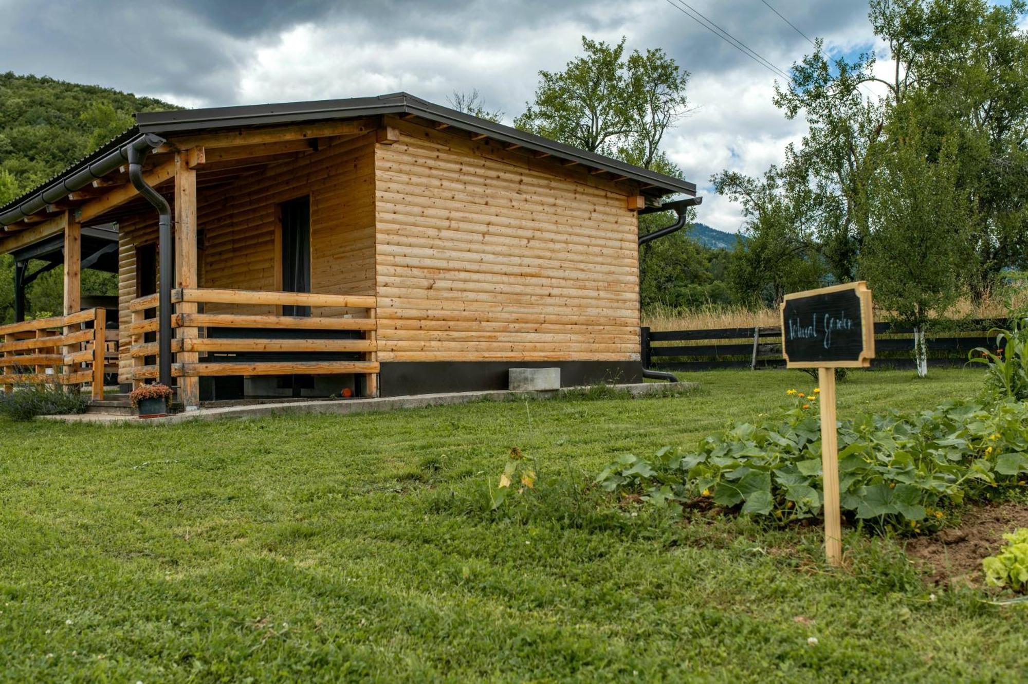 Chalet Velebitska Kuca ヴェリカ・プラナ エクステリア 写真