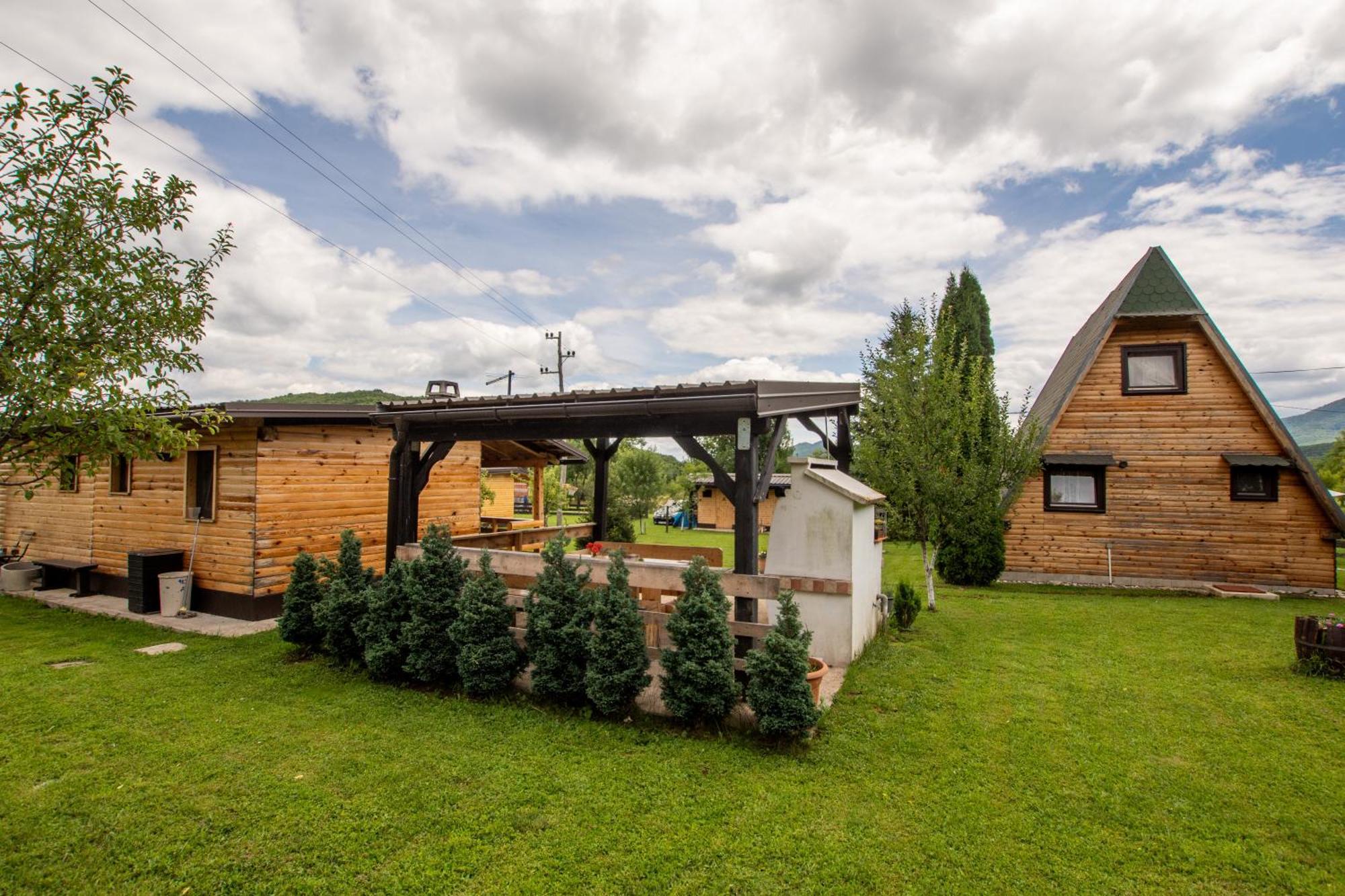 Chalet Velebitska Kuca ヴェリカ・プラナ エクステリア 写真
